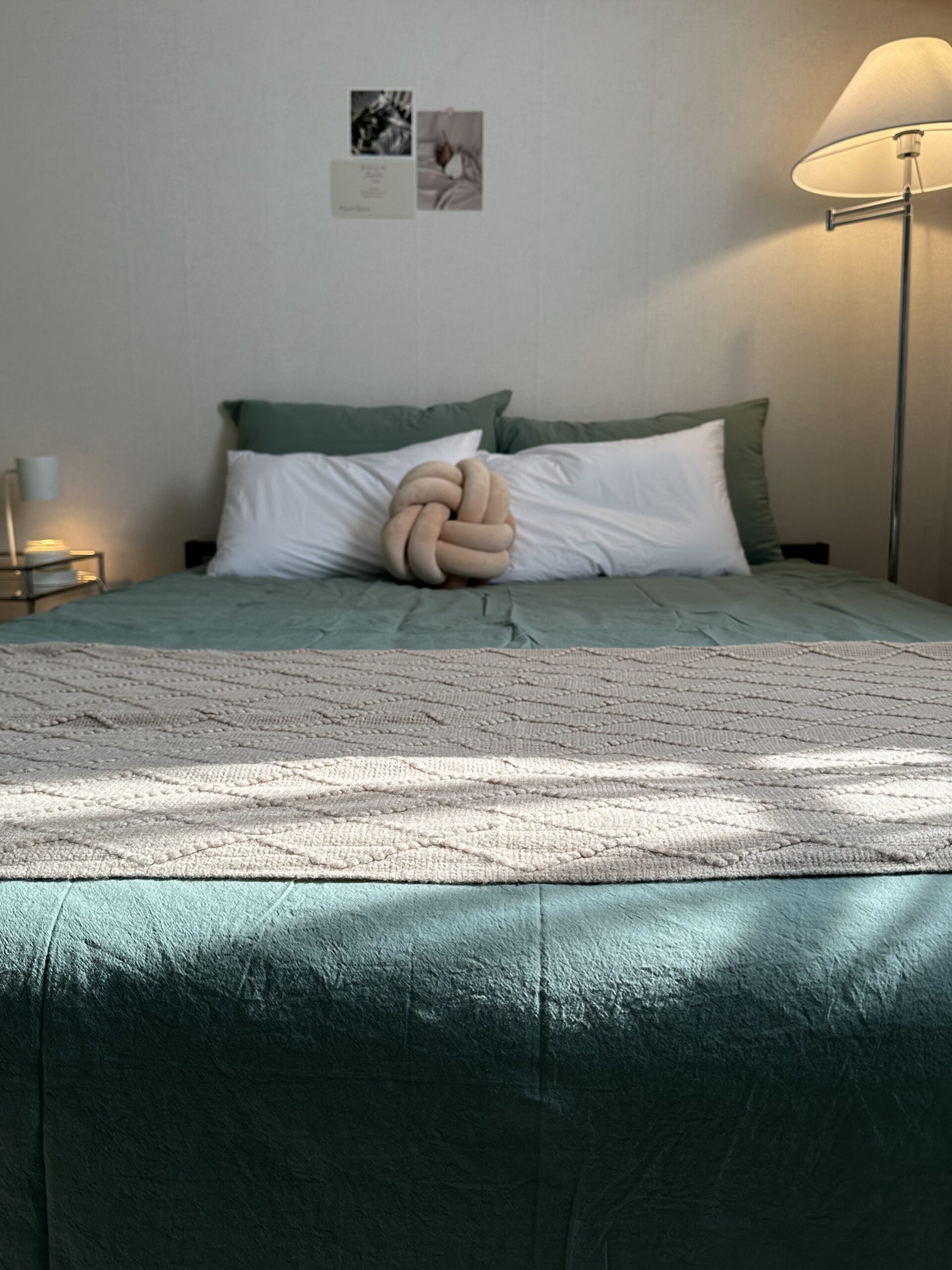 Airy airbnb space with good natural lighting