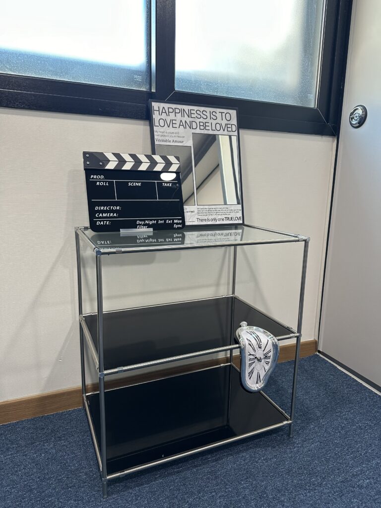 Same property, with direct white led lighting