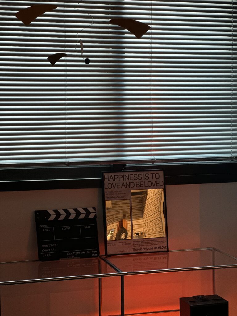 Aribnb accommodation with indrect lighting with orange mood beam